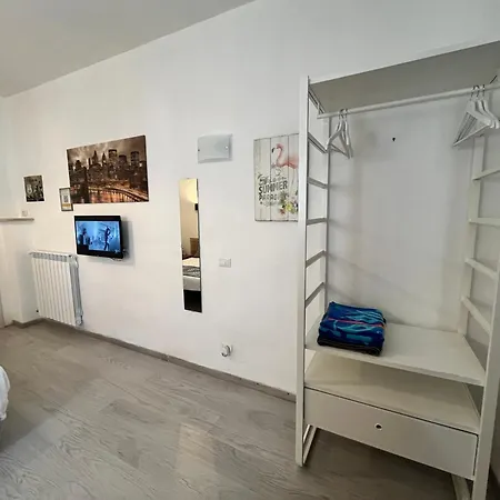 Dmc - Turistico Affittacamere Anzio